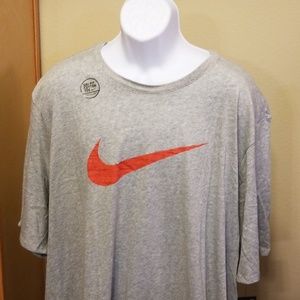 The Nike T dri fit training 4XL tall Gray